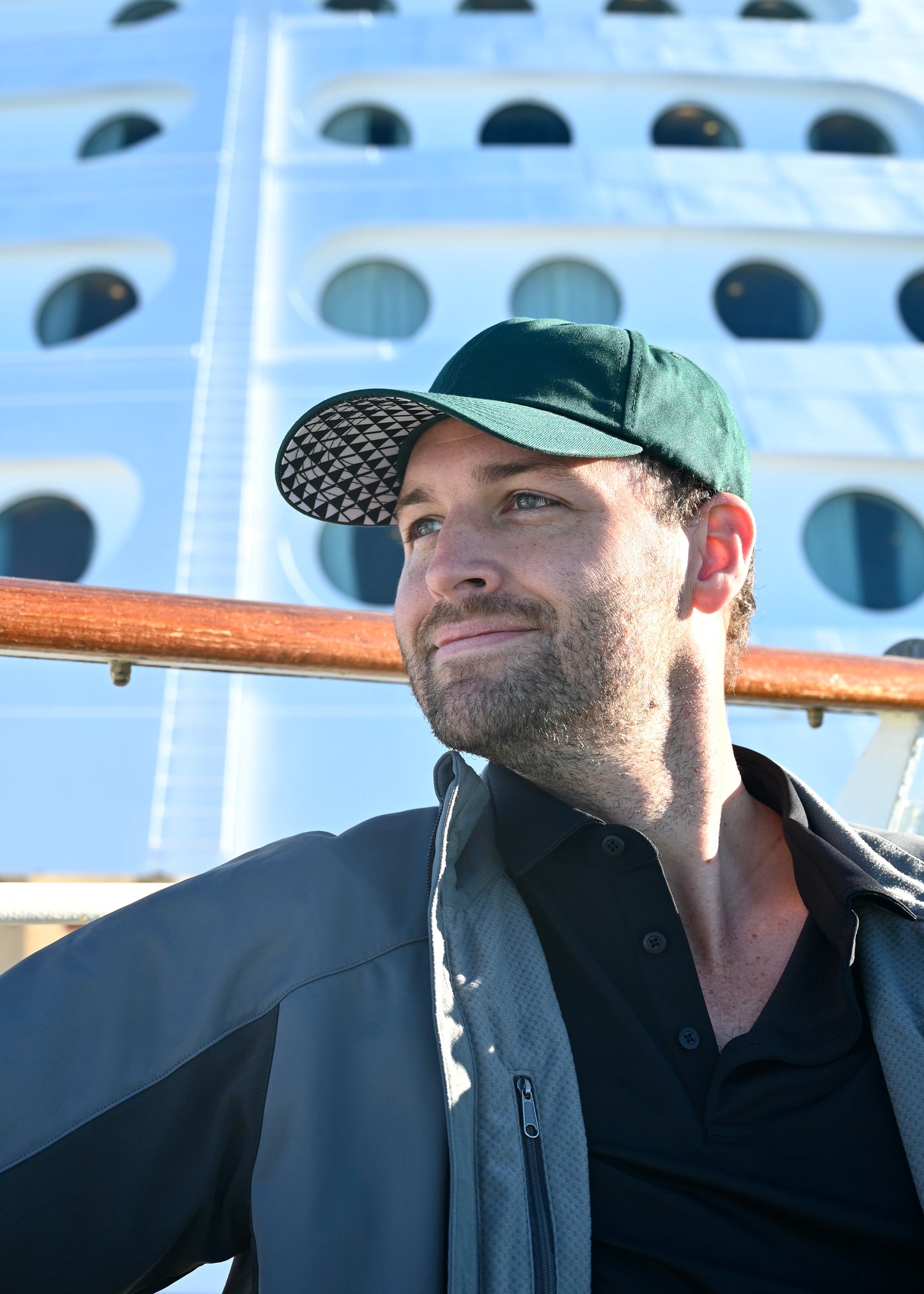 Hidden V’s - Forest Green